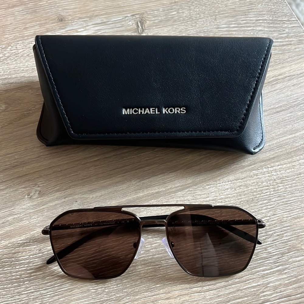 NWT Michael Kors Matterhorn Sunglasses